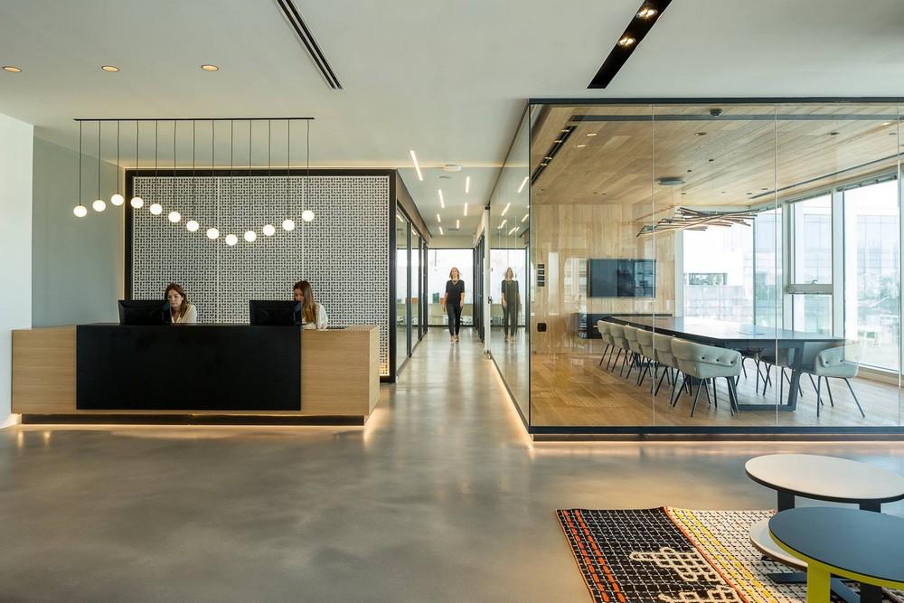 Modern Reception & Meeting Spaces